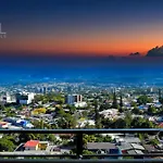 Modern Apt With Stunning City And Mountain Views
