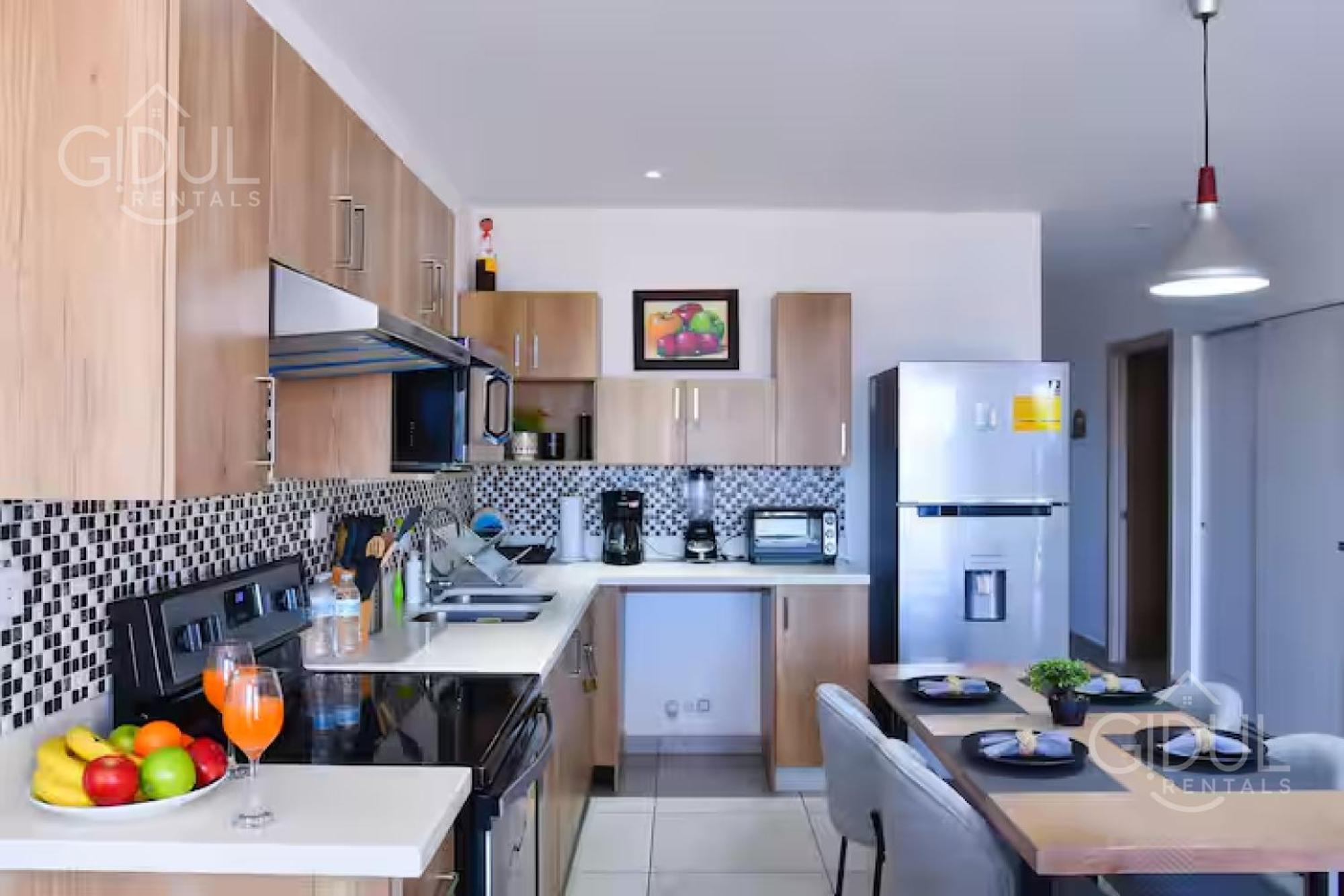 Modern With Stunning And Mountain Views *