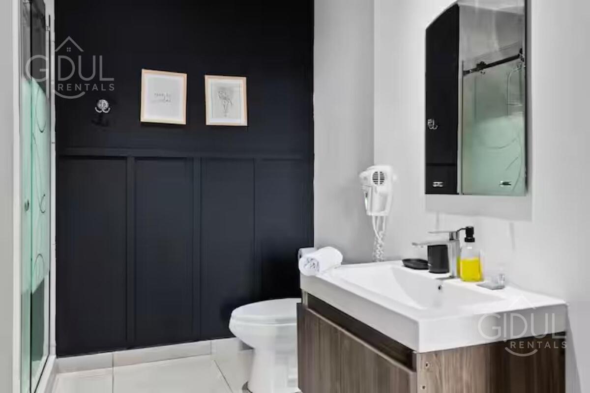 Modern With Stunning And Mountain Views Apartamento *