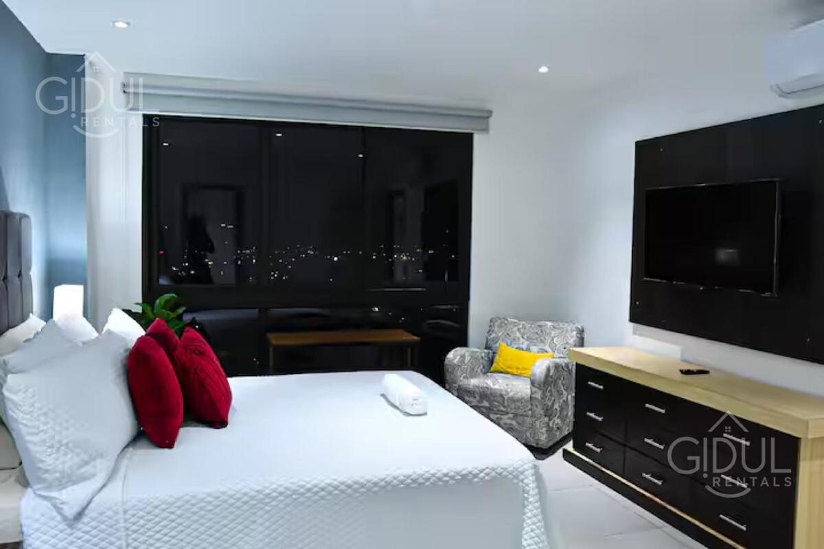 Modern With Stunning And Mountain Views * San Salvador