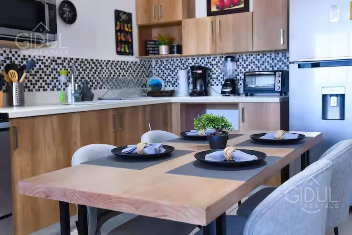 Modern With Stunning And Mountain Views *