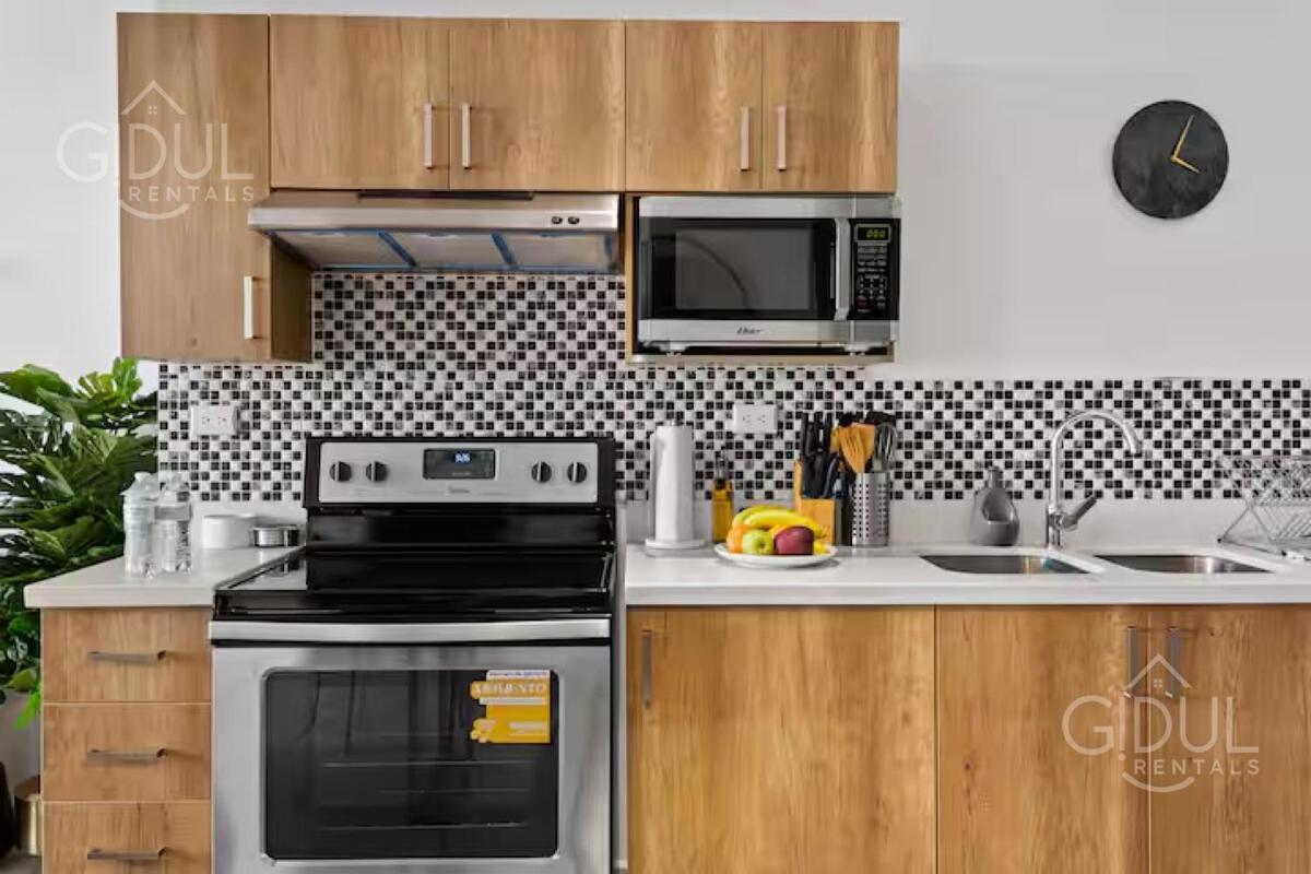 Modern With Stunning And Mountain Views Apartamento *